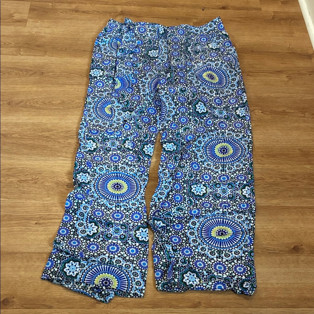 Banana Republic Blue and Green‎ Patterned Garment